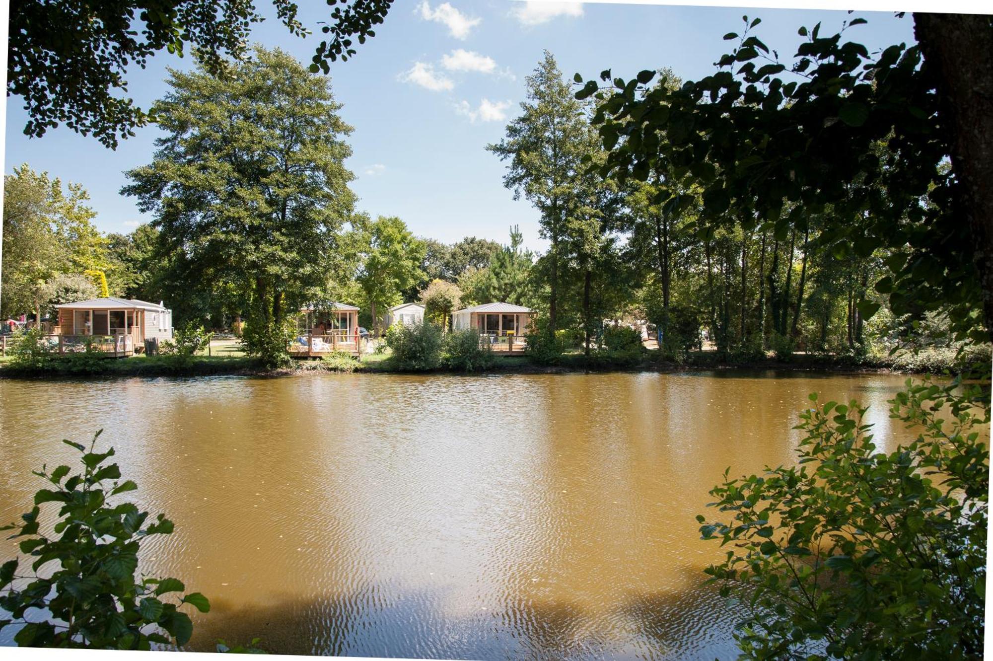 Camping Rcn La Ferme Du Latois Coëx Cameră foto